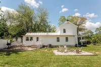 Afton Farmhouse - Mountain Views off Route 151