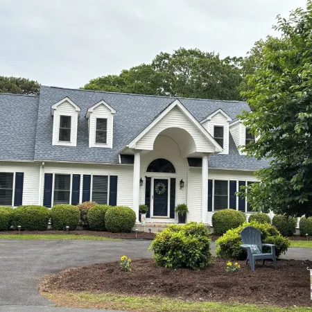 Beautiful, Spacious, Pet Friendly Home in 2 Miles from the Beach!
