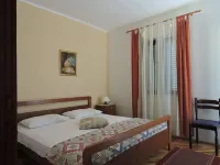 Apartments Ivanov Hotels in Šimuni