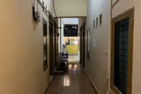 Hotel O Qq Kost Near Pantai Kebesaran Beach - parcheggio