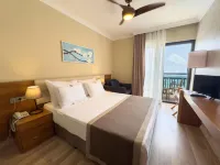 URAS BEACH HOTEL Hotels in Foca Mahallesi
