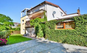 Spacious Holiday Apartment with Sauna, Kolobrzeg