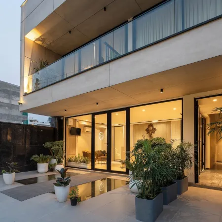 The Lodgers Luxury Hotel Near Golf Course Road Gurgaon
