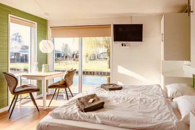 Chalet Park Kroondomein Giethoorn Hotels in De Schiphorst