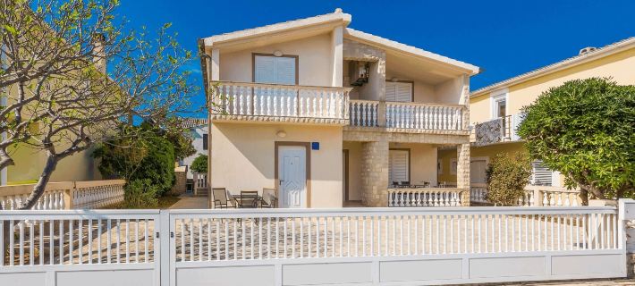 Apartments Bobeta Hotels in Vir