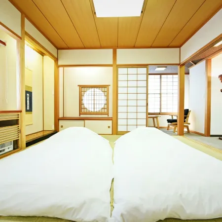 Hostel Pleasure Maruyama Отели рядом с достопримечательностью «Парк Маруяма»