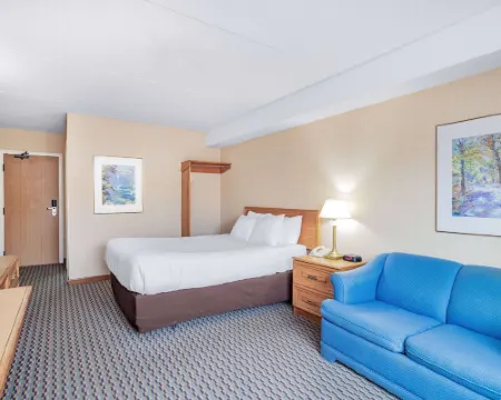 Travelodge by Wyndham Bridgewater Hotels in Lunenburg County