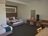 Huskisson Bayside Resort Hotels in Woollamia