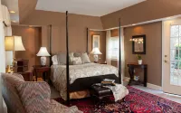 The Inn & Tavern at Meander Hotels in Orange