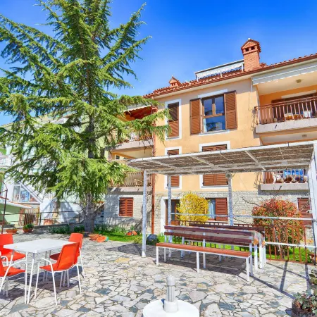 Apartments Creska 629
