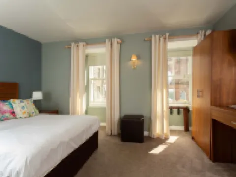 The Queens Head Hotel, Self Check-IN Hotels in Berwick-Upon-Tweed