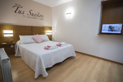 Pensión Casa Cines Restaurante Hotels in Triacastela