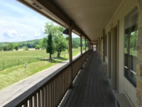 Salt Creek Inn Hotels in Nashville