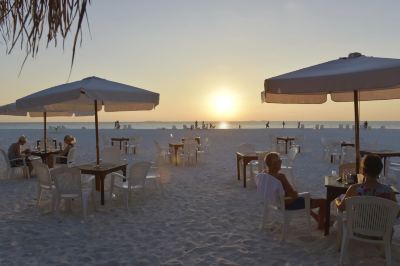 プライベートビーチ トラギリ アイランド リゾート&スパ モルディブの写真