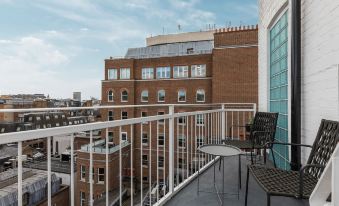 Joivy Stylish Flat Near Mayfair & Piccadilly Circus