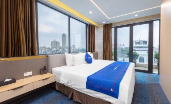Sunshine Hotel