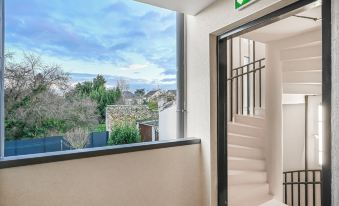 Jiji Suites