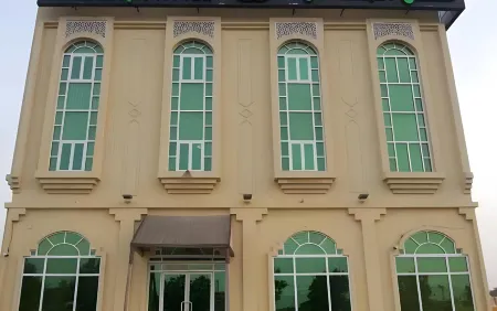 Al Multaqa Hotel Отели в г. Сухар