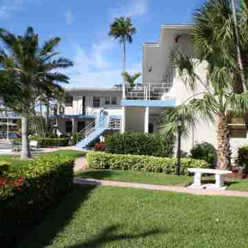 Holiday Isle Yacht Club Hotel Exterior