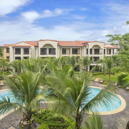 Impressively Designed and Decorated 3rd-Floor Space Overlooking Pool in Coco