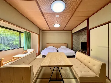 Ureshino Onsen Yusyuku Sarayama Отели в г. Уресино