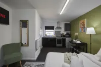 BV Royal Comfy Studiosuite Queensgate Huddersfield Hotels in 