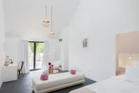 Au Clos du Lac Hotels in Hermonville