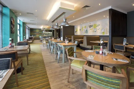 Premier Inn Buxton Отели в г. Хитили