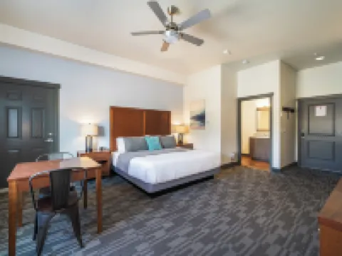 The Lodge Lake Chelan Hotels in Manson