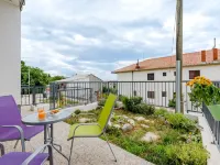 Apartment Anamaris Hotels in Solin