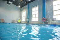 Al Mada Al Arabia Hotel - Pools