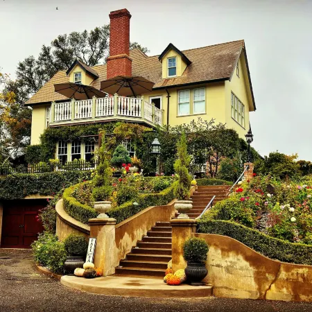 The Inn on Knowles Hill Bed & Breakfast Hotel Отели в г. Сонора