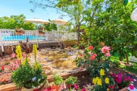 Betzel Ha'Ella Hotels in Kahal