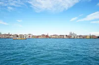 DolceVita Apartments N 453 Canal View Hotel a Giudecca