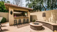 Luxury Scottsdale Home W/Pool and Hot Tub! - Villas