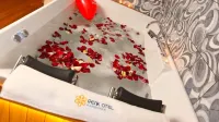 Renk Otel Karşıyaka Hotels near Algan Ambalaj