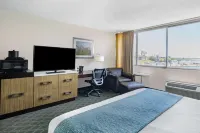Wyndham Garden Kenosha Harborside Hotels near Simmons Beach