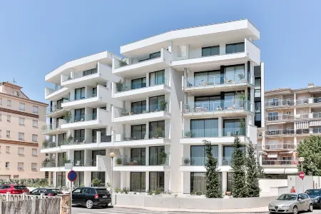 Eco-Apartments la Marineda & Hotel Thalassa Sport & Spa Отели рядом с достопримечательностью «Aquabrava»