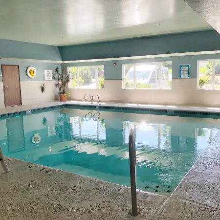 Holiday Inn Express & Suites Ashland