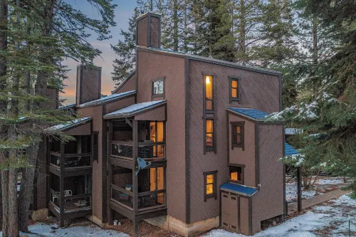 Arroyo by AvantStay Peaceful Mountain Townhouse w Large Private Balcony Hotel di Tahoma