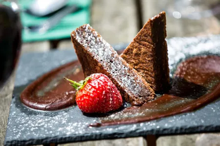 The Fleece Inn Отели рядом с достопримечательностью «Парк Броудвей Тауэр & Кантри»