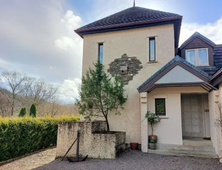 1 Bed Lodge - Sleeps 2 - Parking - Wifi Отели в г. Acharacle