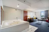Econo Lodge Inn & Suites - Bathtub