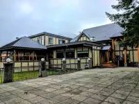 Riverside Inn - Parkplatz