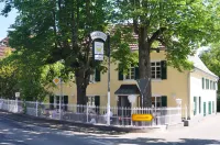 Gasthaus Warteck Hotels near Lidl