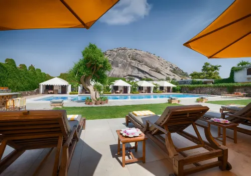 The Rawla Narlai - A Luxury Heritage Stay in Leopard Country - parking