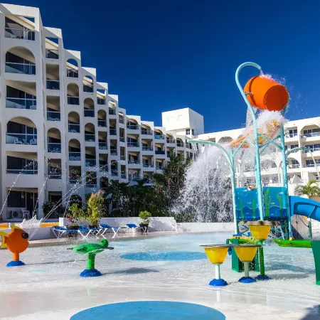 Aquamarina Beach Hotel Cancun