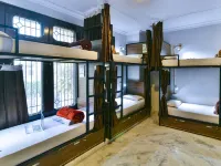 Hoztel Jaipur Các khách sạn gần Bến xe buýt Sindhi Camp