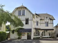 Hotel Restaurant Pavillon Bleu Hotels in Olivet