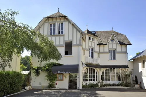 Logis Hôtel le Pavillon Bleu Hôtels à : La Chapelle-Saint-Mesmin
